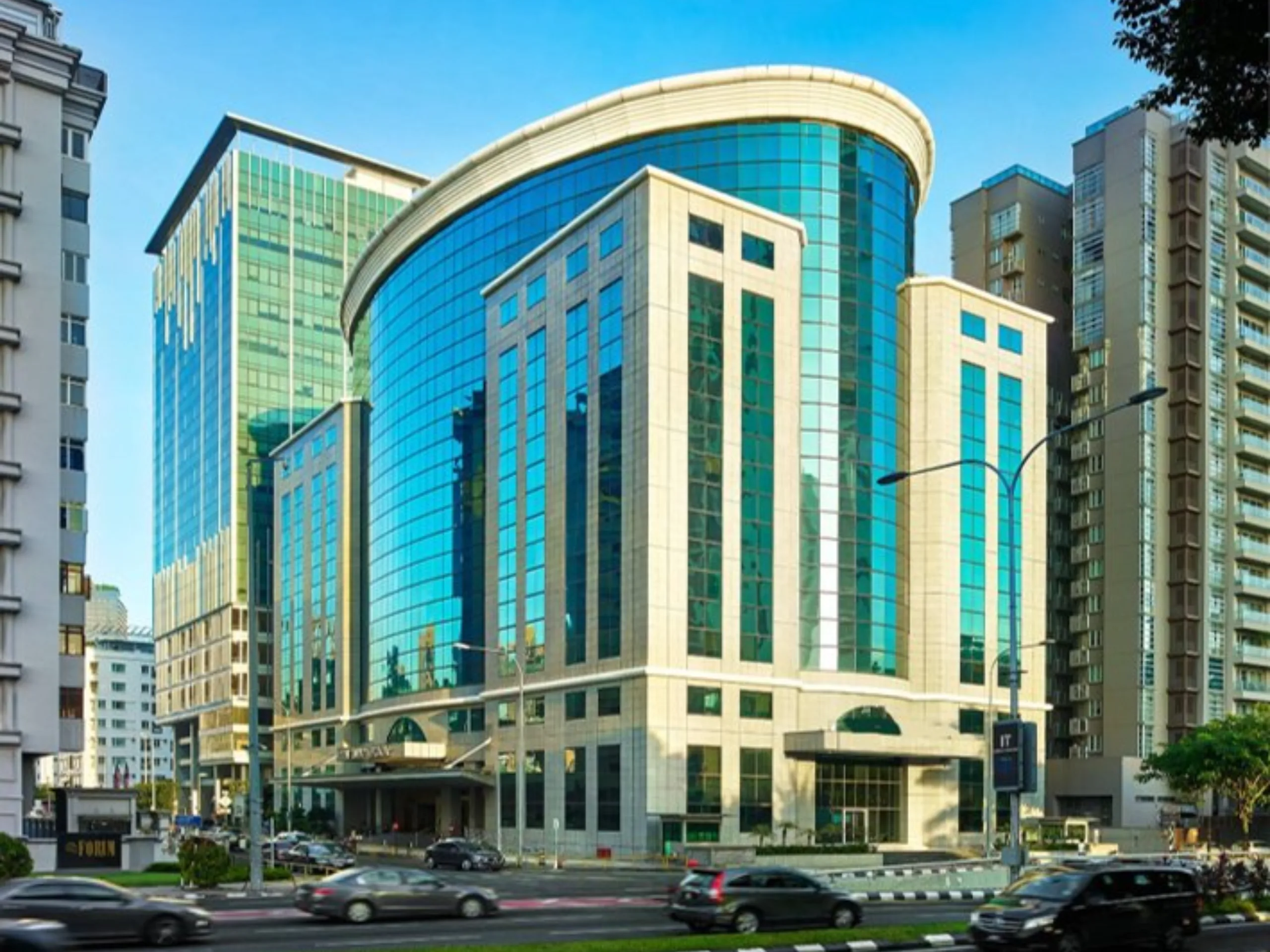 modern-glassfronted-building-in-kuala-lumpur_4_3